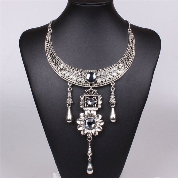 Vintage Womens Tibetan Silver Crytals Necklace Statement 18" - Picture 1 of 5